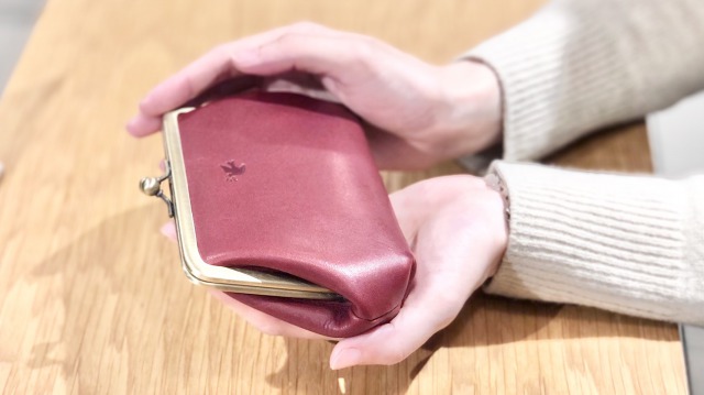 質感NO.1!エレガントな気質!　レザーレザーメス　長いセクション　羊革　カジュアルダウンジャケット　コートサイズは選べますH999658 しっとりと艶めく大人の色合い。持つ人を上品に引き立てる革