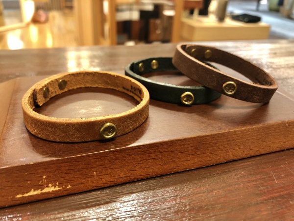 夏のオシャレはこれで決まり！プエブロレザーブレスレット | sot 